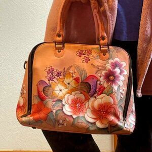 Pretty! Pink Leather Crossbody Hand Bag